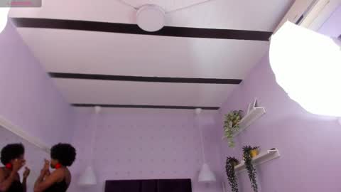 hanaahquinn online show from October 8, 2025, 11:19 am