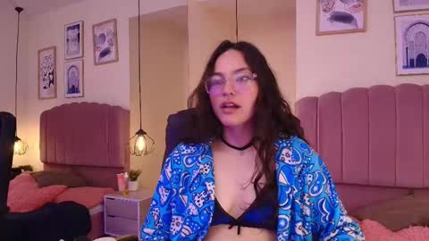 hanabie_ online show from February 5, 2026, 3:22 am