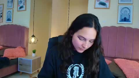 hanabie_ online show from March 10, 2026, 3:11 am