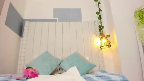 hanah_gray online show from September 12, 2025, 11:10 am