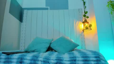 hanah_gray online show from October 8, 2025, 11:08 am