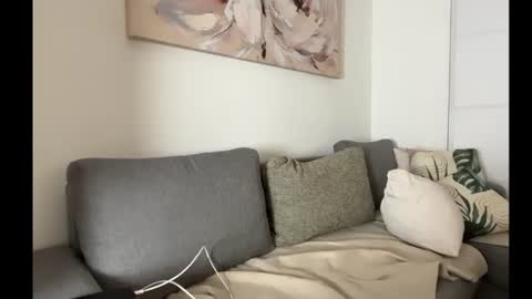 hanahwoods online show from June 10, 2026, 10:14 am