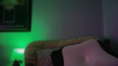 hand_banana_420 online show from October 9, 2025, 3:26 am