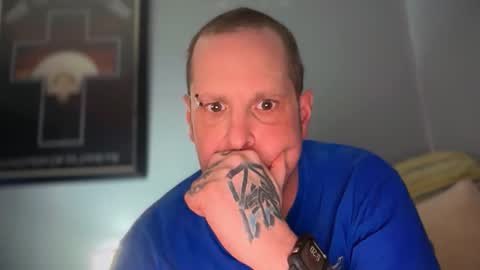 hand_banana_420 online show from February 2, 2026, 12:20 am