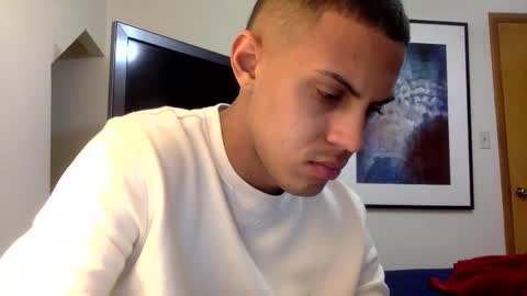 handsome01_ online show from December 18, 2025, 2:06 am