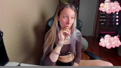 Snapshot of handsome_whale chatting on January 24, 2025, 3:02 pm Mila online show from January 24, 2025, 3:02 pm