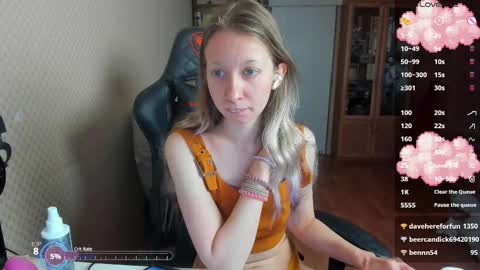 Snapshot of handsome_whale chatting on October 13, 2025, 11:32 am Mila online show from October 13, 2025, 11:32 am
