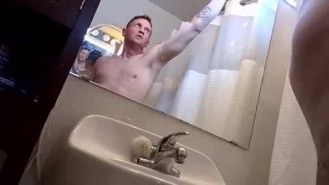 handsomerob42 online show from November 24, 2025, 12:27 pm