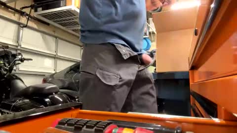 hangit0ut online show from December 8, 2024, 4:28 pm