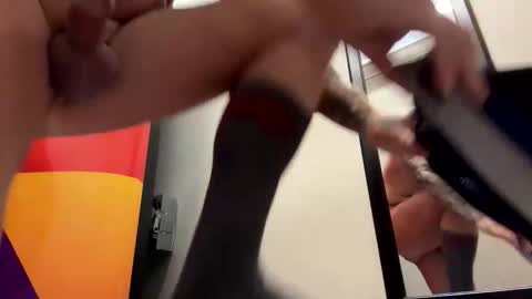 hangit0ut online show from December 16, 2025, 5:18 pm