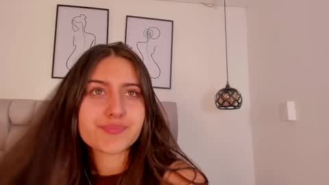 hanna__evans_ online show from November 1, 2025, 12:51 pm