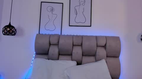 hanna__evans_ online show from January 14, 2026, 12:11 pm