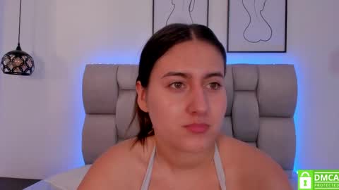 hanna__evans_ online show from May 20, 2026, 11:27 am