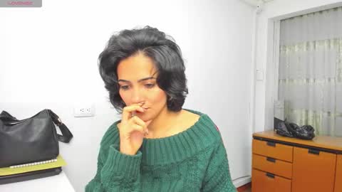 Sara online show from October 27, 2025, 6:45 pm