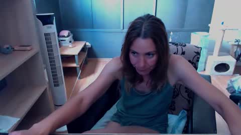 hanna_ha online show from June 10, 2026, 12:26 pm