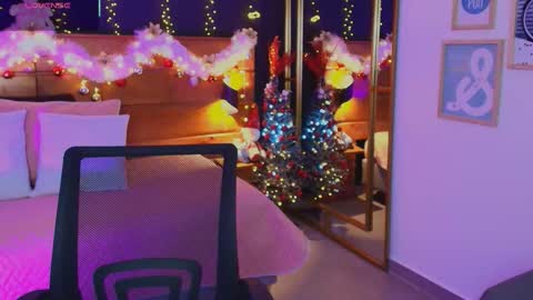 Hanna online show from December 5, 2025, 8:27 pm