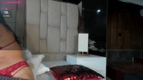 Hanna lens online show from February 22, 2025, 3:25 pm