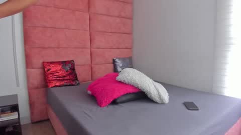 Hanna lens online show from November 26, 2025, 6:31 pm