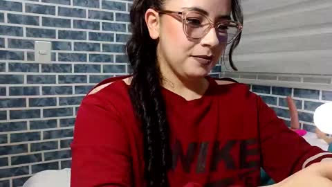 hanna_moons online show from April 8, 2026, 1:49 am