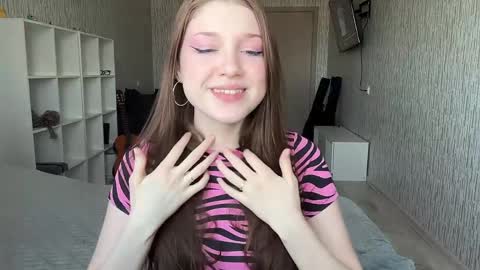 Snapshot of hanna_webber chatting on June 1, 2026, 8:27 am hanna_webber online show from June 1, 2026, 8:27 am