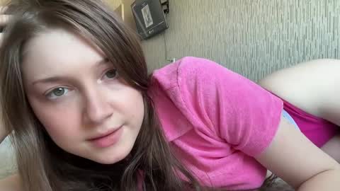 Snapshot of hanna_webber chatting on June 4, 2026, 10:21 am hanna_webber online show from June 4, 2026, 10:21 am