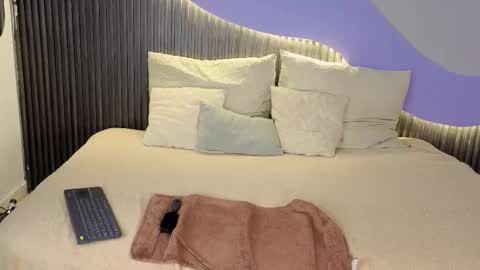 Akane Tendo online show from January 13, 2026, 5:02 am