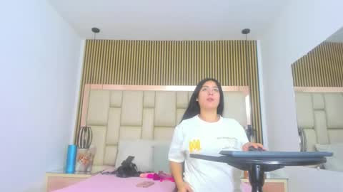 hannaANDcherri online show from November 25, 2025, 8:09 pm