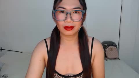 Hannah online show from September 9, 2025, 2:22 am