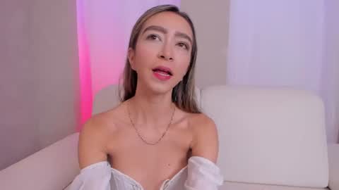 Snapshot of hannacarttier_ chatting on June 10, 2026, 12:37 pm Hanna Carttier online show from June 10, 2026, 12:37 pm