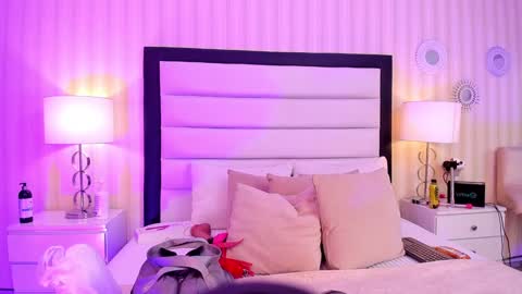 HannaDawsons online show from February 2, 2025, 4:26 am