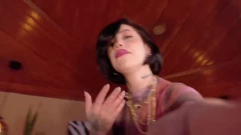 Hannah  online show from October 8, 2025, 8:17 pm