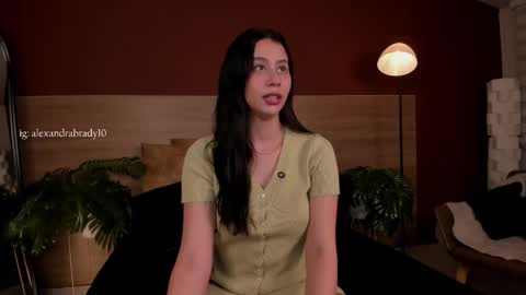 Hannah online show from November 4, 2025, 8:52 pm