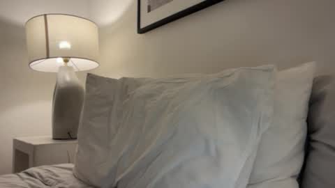 Im your naughty girl and porn star in bed Hannah online show from October 27, 2025, 9:24 am