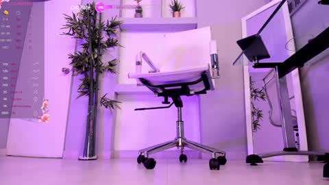 HANNAH HOWELL online show from February 7, 2025, 12:28 pm