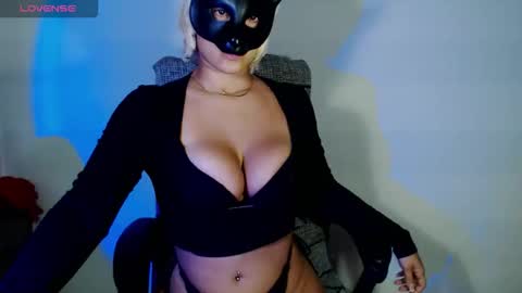 hannah kiim online show from November 6, 2025, 3:24 pm