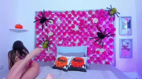 Hannah Miller online show from October 18, 2025, 11:00 am