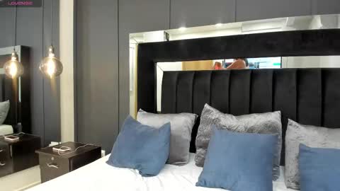 Hannah Milton online show from December 18, 2025, 11:00 pm