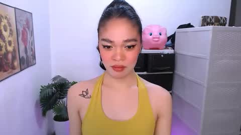 HANNAH online show from April 29, 2026, 12:59 am