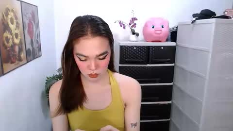 HANNAH online show from April 30, 2026, 1:45 am