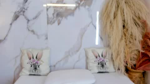 Hannahill69 online show from April 11, 2026, 5:12 am