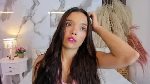 Hannahill69 online show from May 26, 2026, 5:14 am