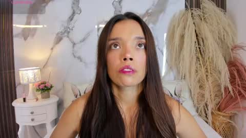 Hannahill69 online show from June 6, 2026, 5:12 am