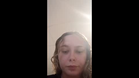 hannahniccole2003 online show from June 1, 2026, 7:37 pm