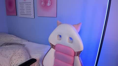 Hannah online show from March 25, 2026, 12:33 pm