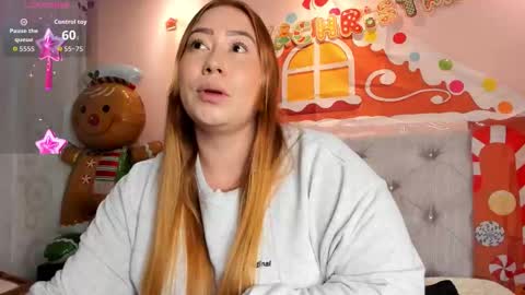 hannamartinn_ online show from December 2, 2025, 2:17 am