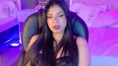 Snapshot of hannasthone chatting on February 25, 2026, 3:32 pm hannasthone online show from February 25, 2026, 3:32 pm