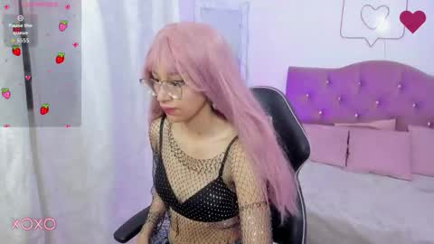 Snapshot of hanni_tay chatting on November 30, 2025, 11:58 am HANNI online show from November 30, 2025, 11:58 am