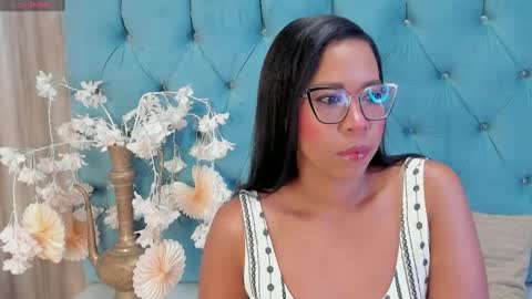 Snapshot of hannnafoxx chatting on December 4, 2024, 10:24 am online show from December 4, 2024, 10:24 am