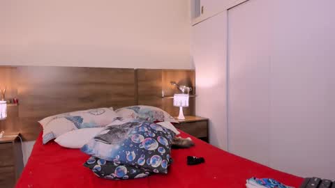 taylor live   online show from February 11, 2025, 3:29 am