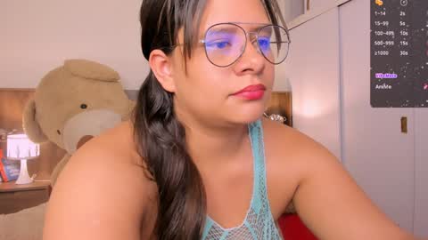 taylor live   online show from February 26, 2025, 1:43 am